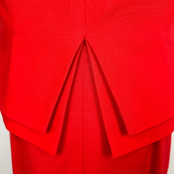 Structured Peplum Body- Con Red Dress - Picture 4 of 9